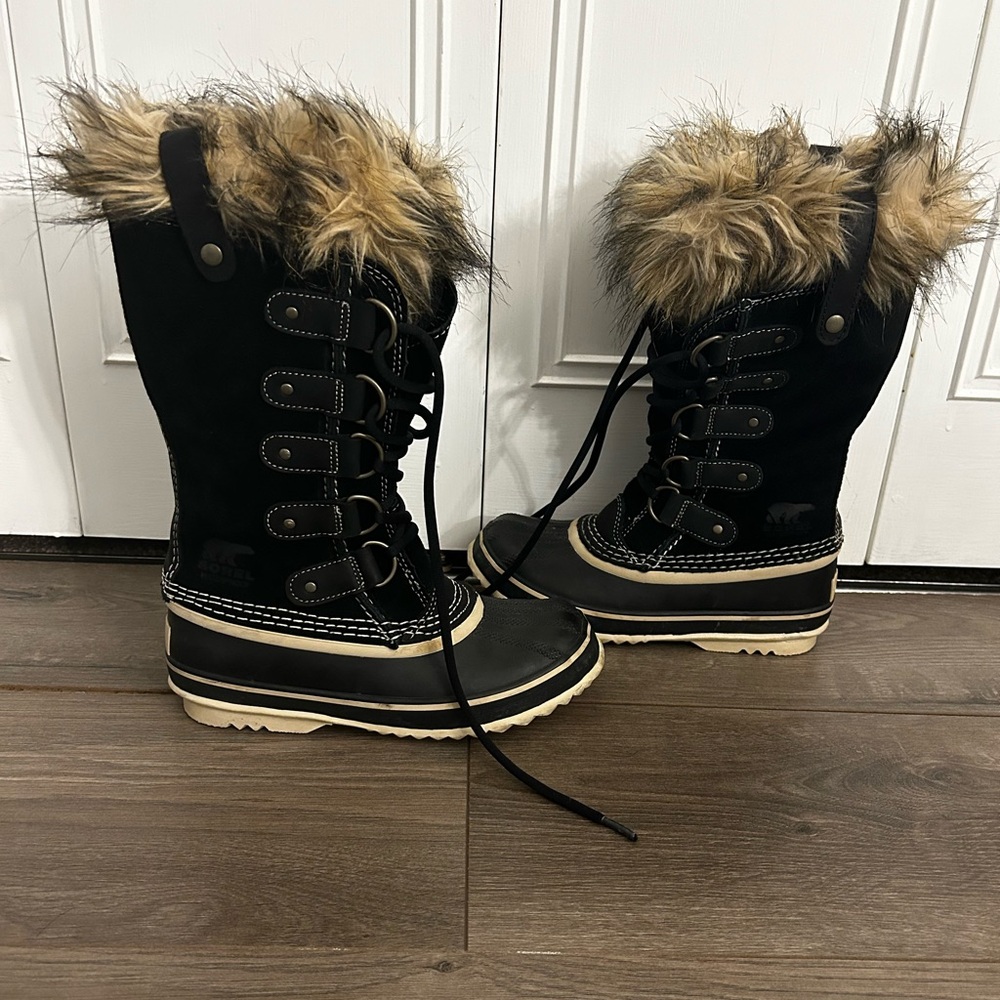 Women's Sorel Joan of Arctic Boot In Black/Stone